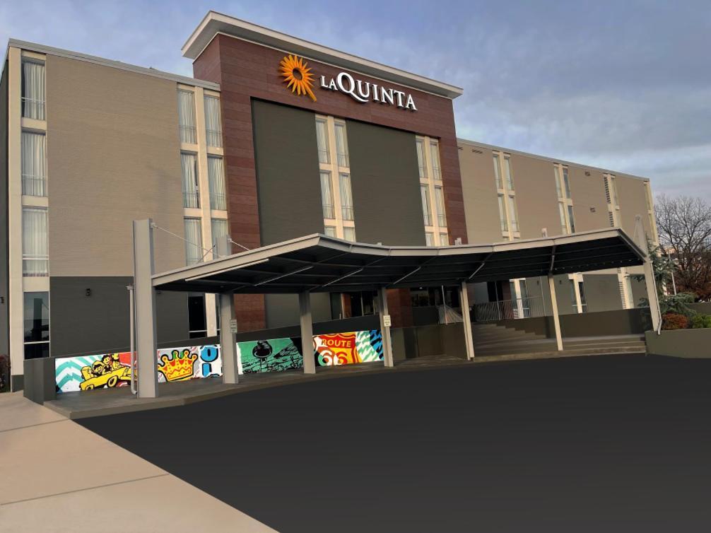 La Quinta Inn & Suites By Wyndham Tulsa Downtown - Route 66 Extérieur photo
