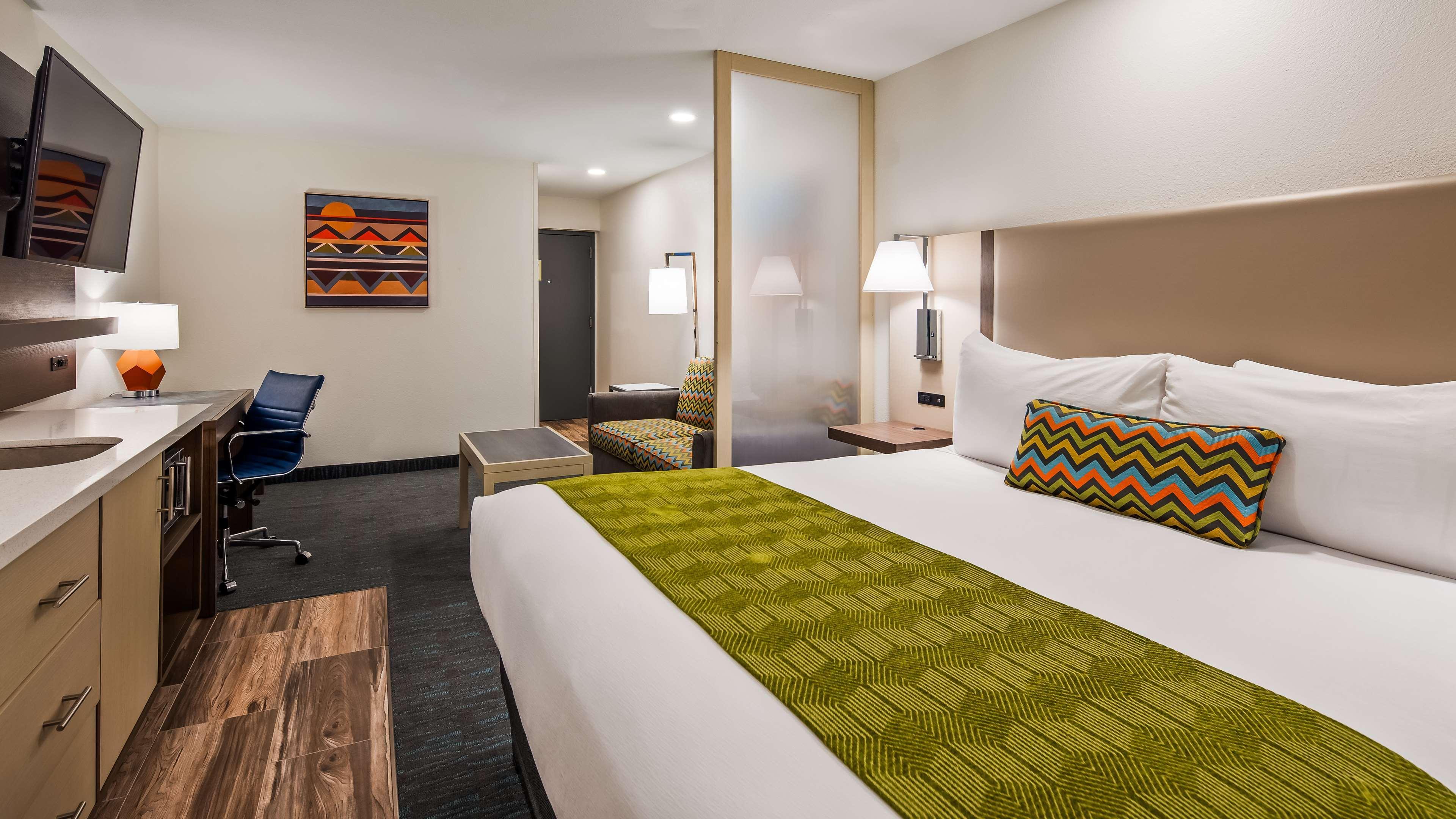 La Quinta Inn & Suites By Wyndham Tulsa Downtown - Route 66 Extérieur photo