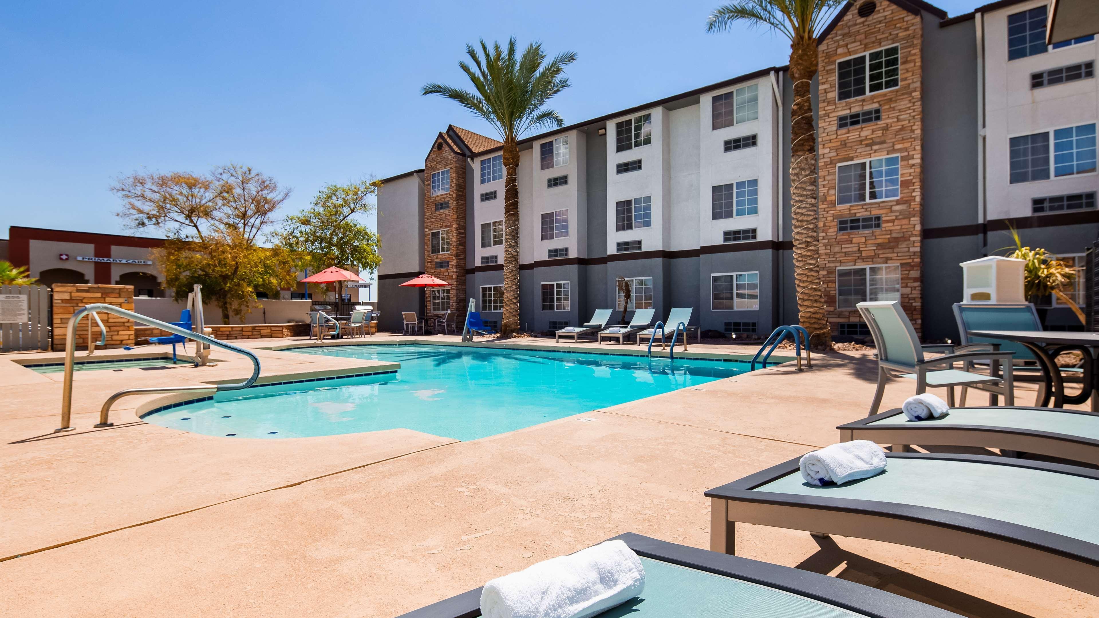 La Quinta Inn & Suites By Wyndham Tulsa Downtown - Route 66 Extérieur photo