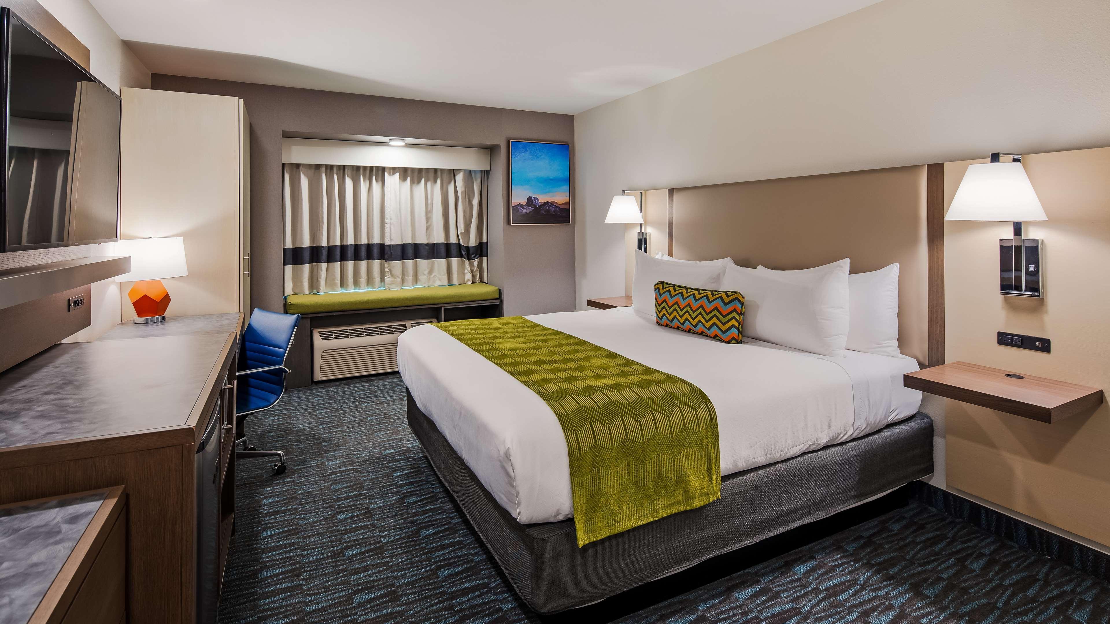La Quinta Inn & Suites By Wyndham Tulsa Downtown - Route 66 Extérieur photo