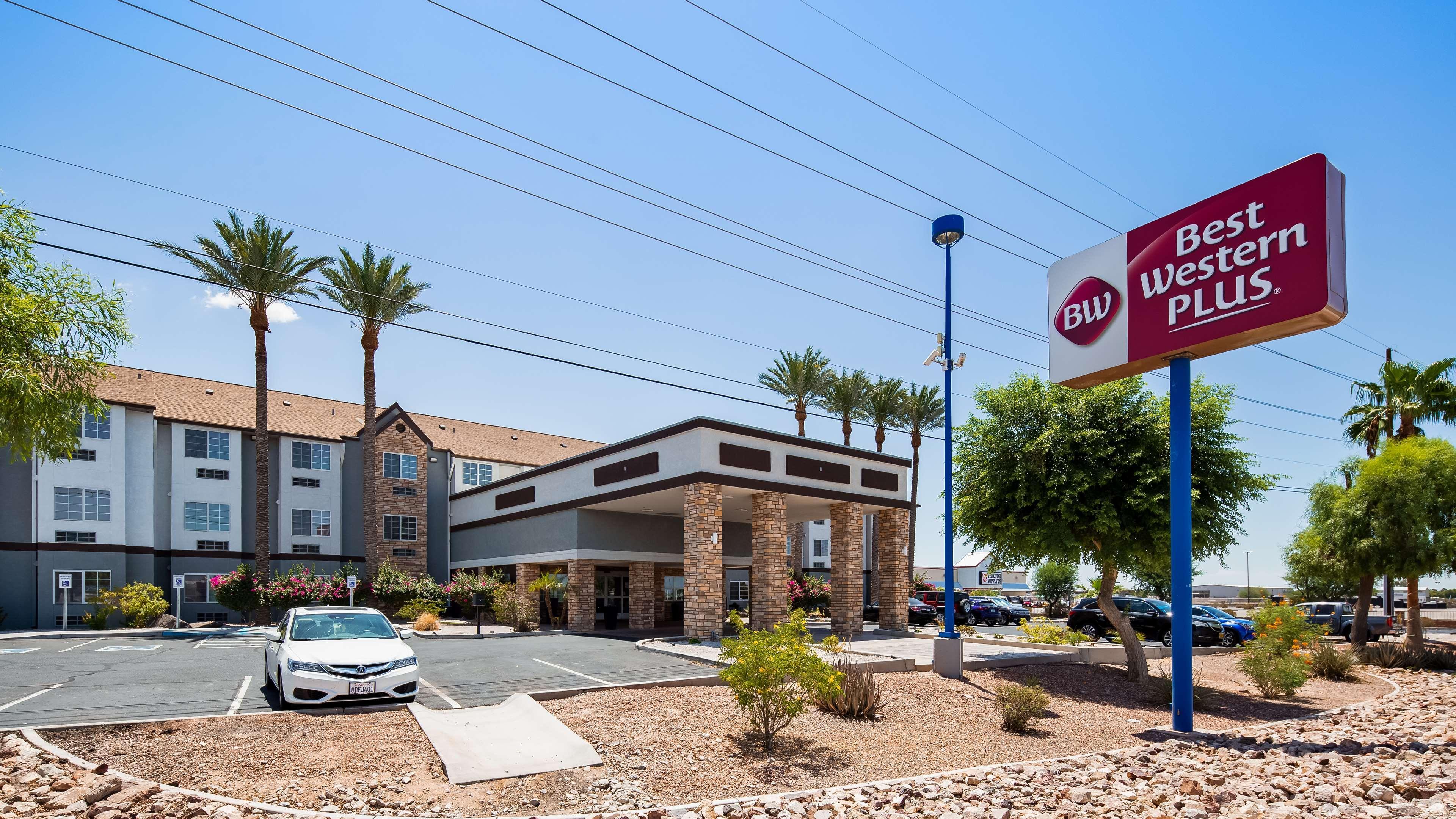 La Quinta Inn & Suites By Wyndham Tulsa Downtown - Route 66 Extérieur photo