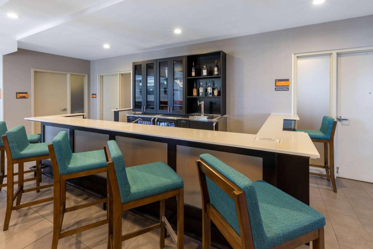 La Quinta Inn & Suites By Wyndham Tulsa Downtown - Route 66 Extérieur photo